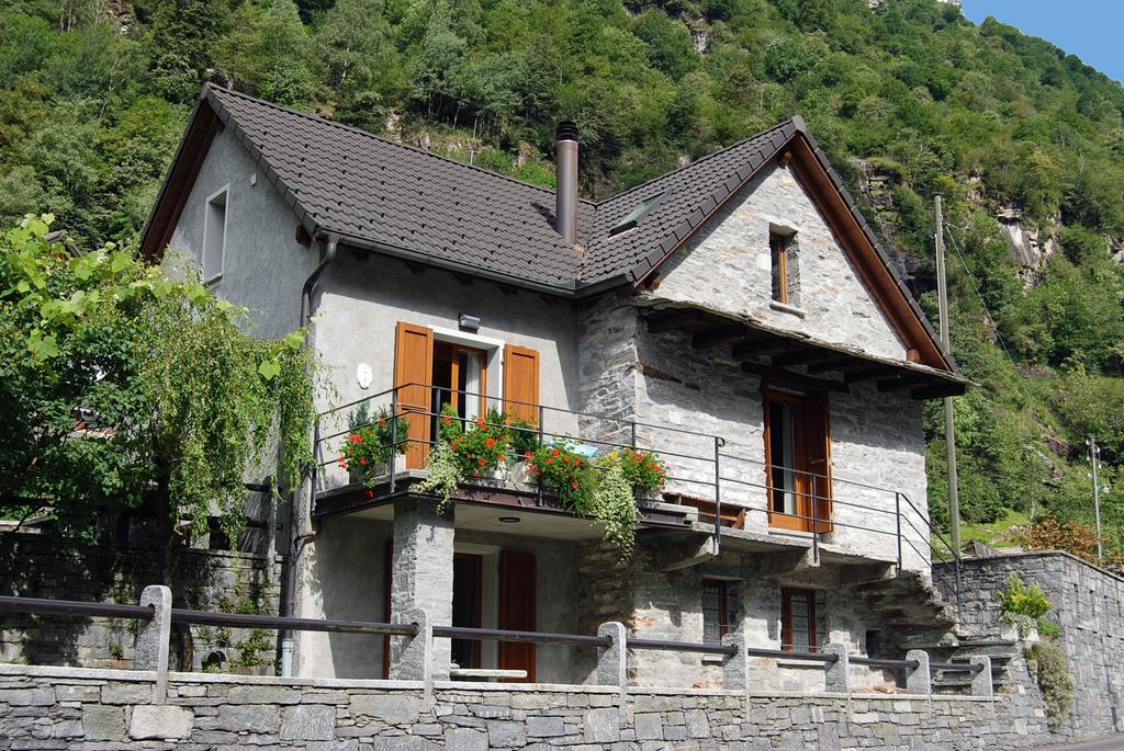 Villa Casa Fontanella à Brione  Extérieur photo
